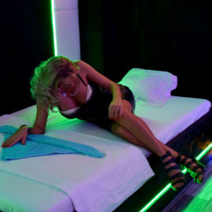 8-eme-ciel-geneve-salon-erotique-paquis-hotesses-016