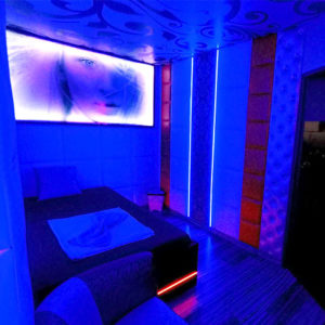8-eme-ciel-geneve-salon-erotique-paquis-hotesses-018