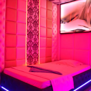 8-eme-ciel-geneve-salon-erotique-paquis-hotesses-019