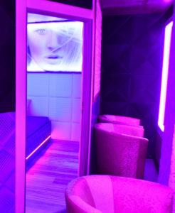8-eme-ciel-geneve-salon-erotique-paquis-hotesses-02