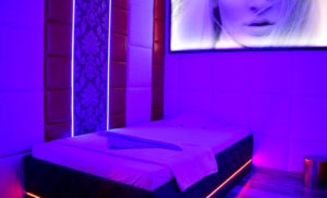 8-eme-ciel-geneve-salon-erotique-paquis-hotesses-020