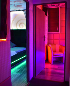 8-eme-ciel-geneve-salon-erotique-paquis-hotesses-031