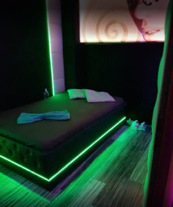 8-eme-ciel-geneve-salon-erotique-paquis-hotesses-033